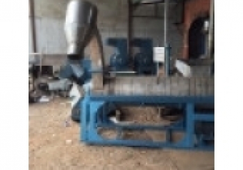 Tính năng và ứng dụng của máy vắt ly tâm trong ngành công nghiệp