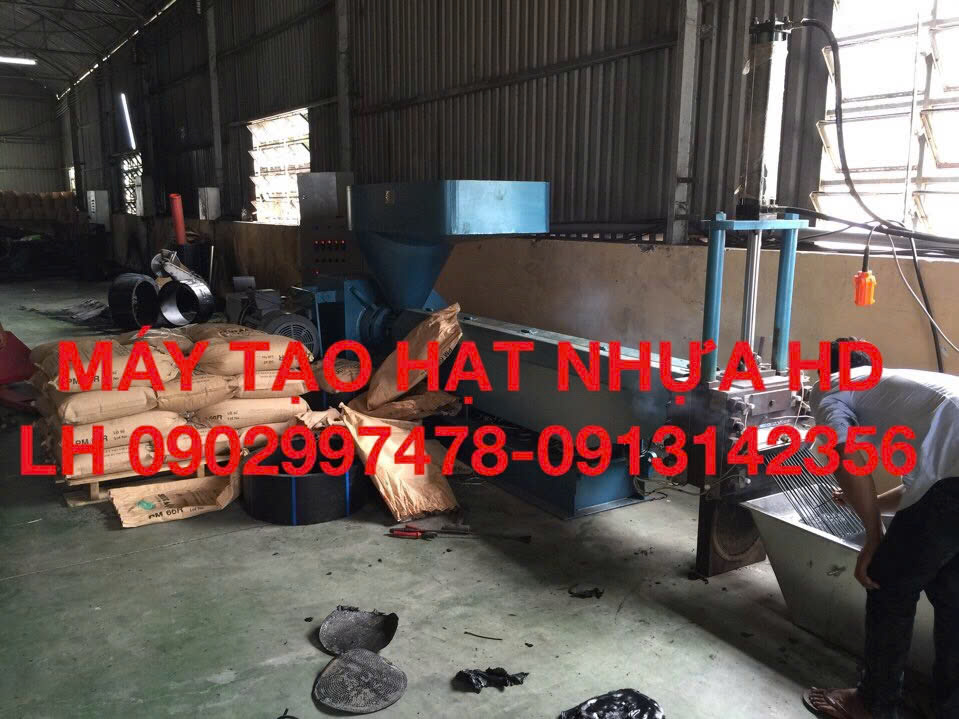 giá máy tạo hạt nhựa tái sinh