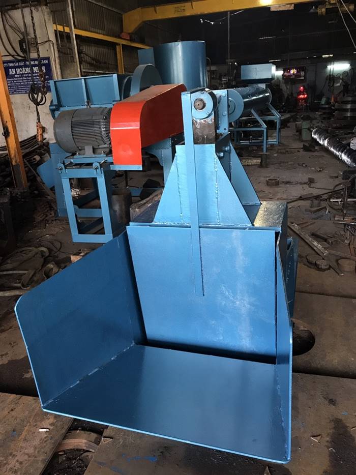 máy lột vỏ chai