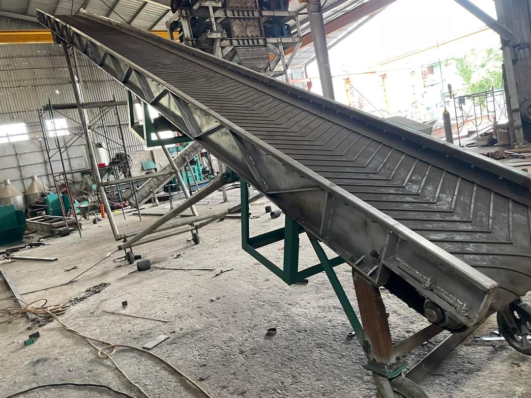 băng tải cấp liệu ngành nhựa