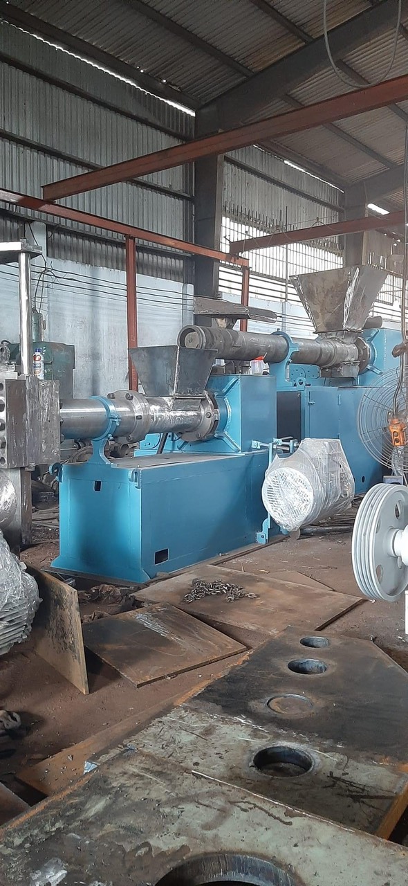 máy tạo hạt nhựa