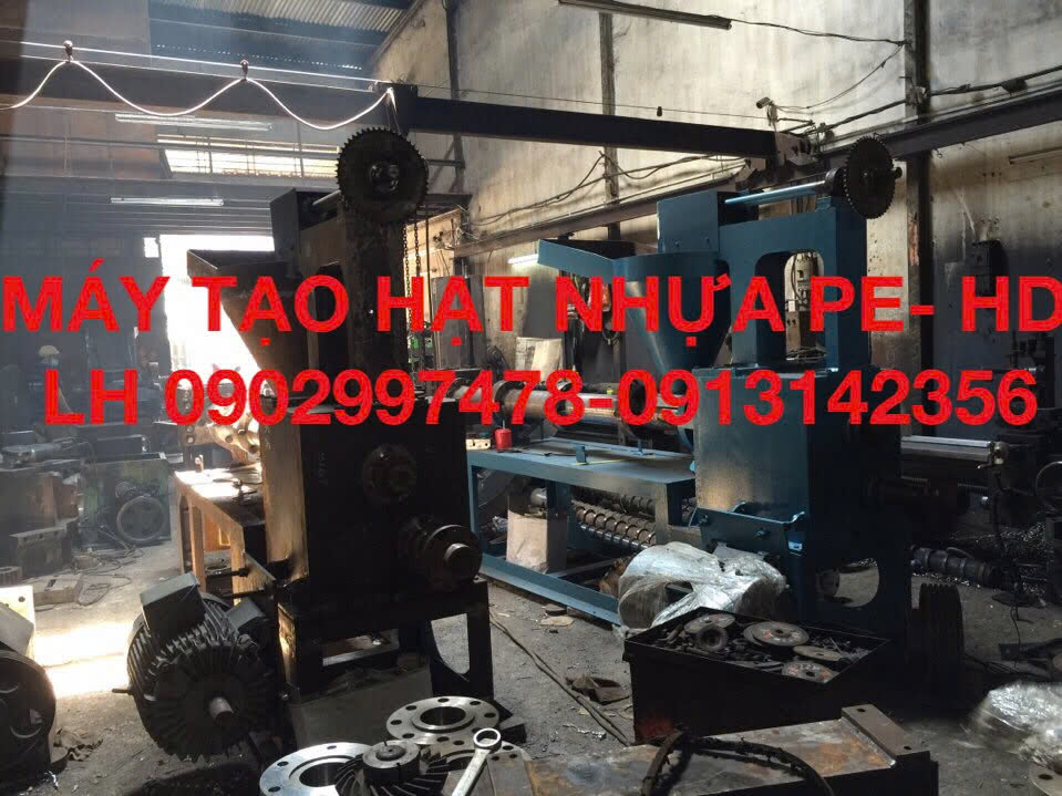 máy tạo hạt nhựa tái sinh