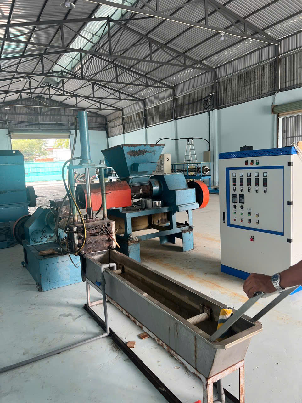 máy sản xuất hạt nhựa tái chế